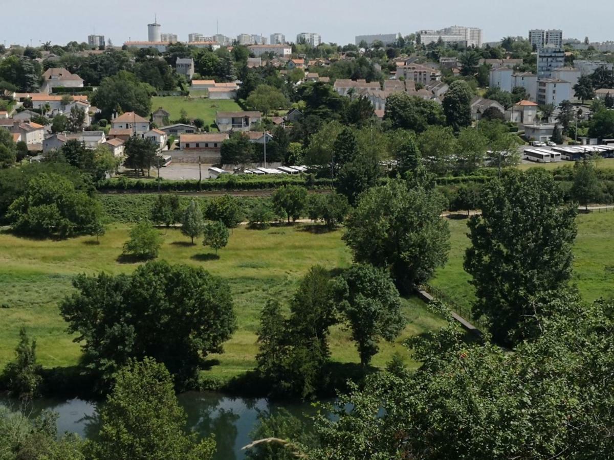 Appartement Meuble Proche Du Futuroscope Πουατιέ Εξωτερικό φωτογραφία